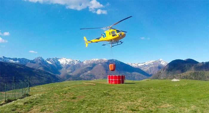 Incendio a Re, intervengono due Canadair ed un elicottero: "Speriamo di debellare il mostro"
