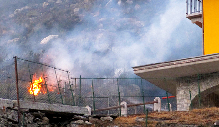 Massima pericolosità per gli incendi, vietato accendere fuochi
