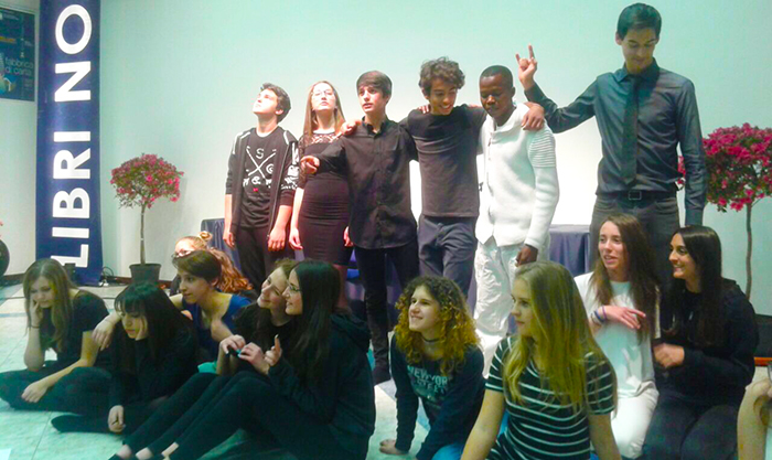 Alla Fabbrica "Immagina-re", con i Gruppi teatrali Eureka e del liceo Spezia. Foto