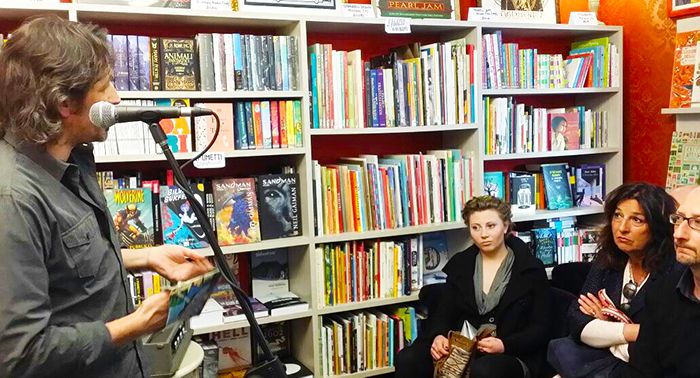 Le vicende delle Radio libere partigiane con Michele Anelli alla libreria Wonderland Books. Video e foto