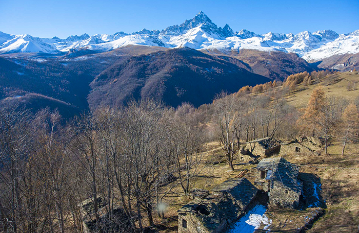Il 2017 è stato l'anno dei borghi alpini, per Uncem aumentano turisti e investitori