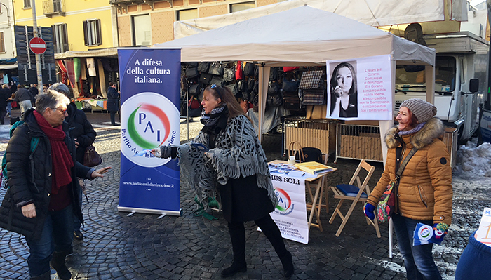 Gazebo del Pai, partito anti Islamizzazione, al mercato domese