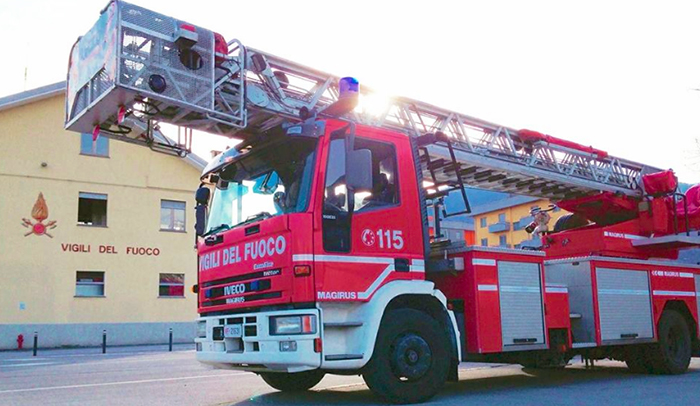 Vigili del fuoco domesi, ecco la nuova autoscala, arriva a 30 metri, nel cestello sino a 3 persone