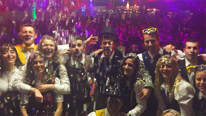 Bellissima Festa dei bambini al Trocadero con Togn e Cia. Domenica polenta e sfilata. Video e foto