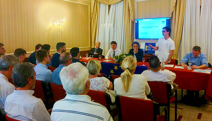 Primo convegno dell'associazione “Ossola porta d’Europa”. Si è parlato di euro e governi