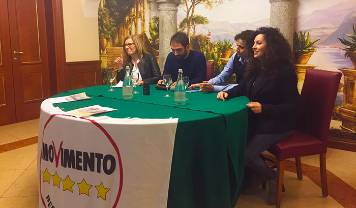 Convegno dell'M5S sull'immigrazione: “Ad Arizzano sporcizia e degrado”. Video
