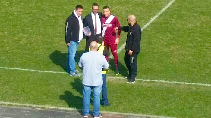 Rammarico Juve Domo dopo la sconfitta con l'Orizzonti: "Campo vergognoso". Targa a Poi per i 200 gol. Video