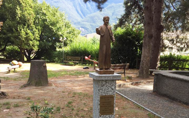 don bosco villa statua tagliata mano