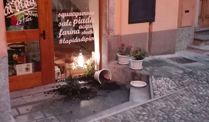 Ancora "movida alcolica" nel Borgo domese, qualche vaso rovesciato