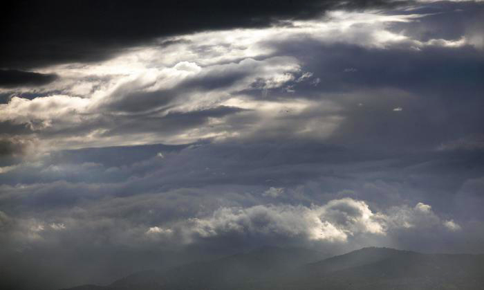 Meteo: tre giorni di variabilità con temporali prima di Ferragosto. Temperature in definitivo calo