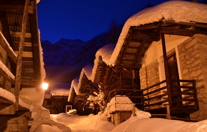 La magia del dorf di Macugnaga tra ombre e candida neve. Fotogallery