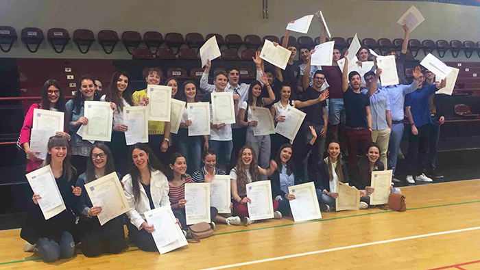 Cerimonia di consegna dei diplomi ai maturi dello scorso anno al liceo Spezia. Fotogallery