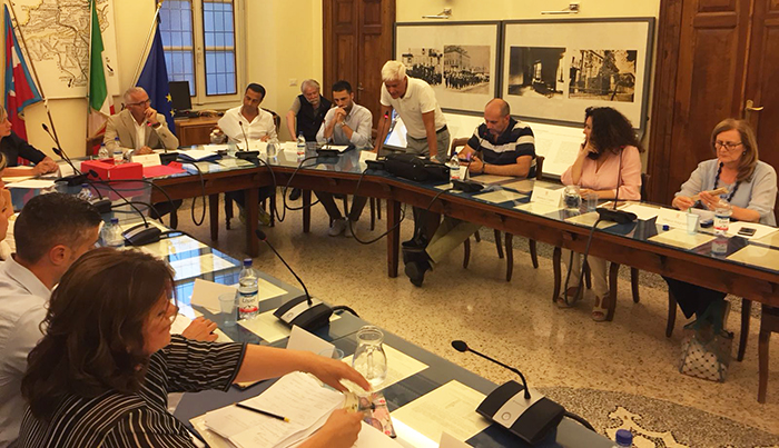 Domo adegua il regolamento edilizio a quello della Regione, astenuti i Cinquestelle