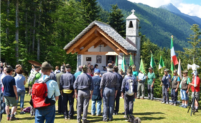 Inaugurata dagli Alpini la cappella distrutta da un fulmine all'Alpe Provaccio. Fotogallery