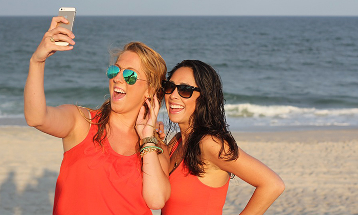 Narcisisti dei social festeggiate! Oggi è la giornata mondiale dei selfie