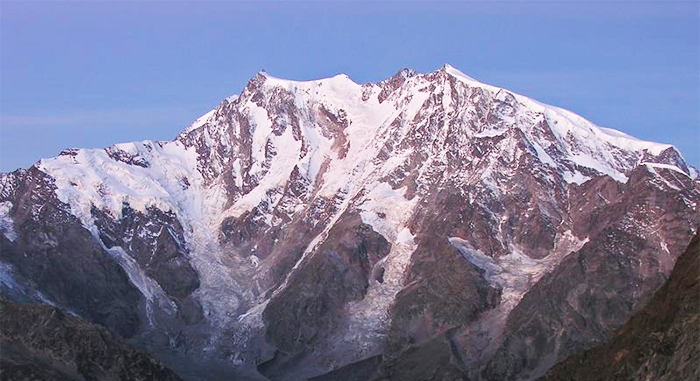 La parete est del Monte Rosa, a Macugnaga tra avventura e pericolo