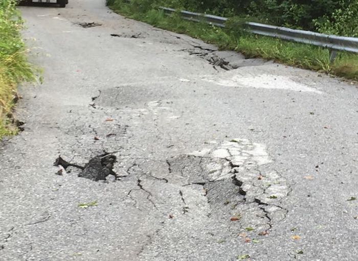 Lusentino: si tappano le buche, provinciale aperta per il weekend