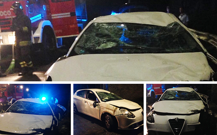 Auto sbatte contro il guard rail e si cappotta. Tre giovani all'ospedale