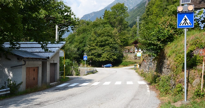 Nuove strisce pedonali, con lampeggianti, nella frazione Croppo di Ceppo Morelli