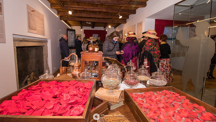 L'Acqua di Colonia ha la sua “casa” italiana, in 600 nel weekend per la Casa del Profumo. Foto