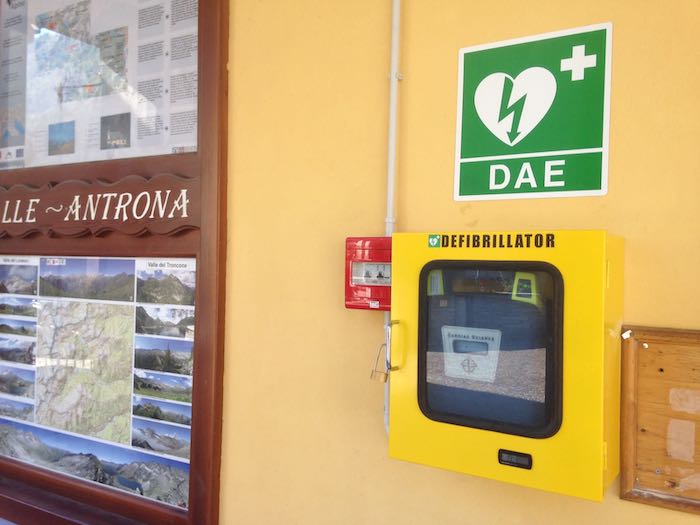 Antrona: collocato un defibrillatore in piazza 
