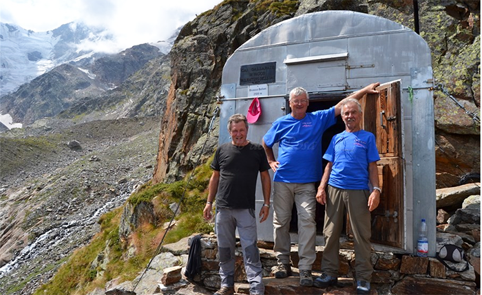 Monte Rosa: il bivacco Belloni, domina il Belvedere ed è punto d'appoggio per le vette. Fotogallery