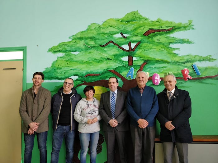 Donazione del Kiwanis domese all'asilo del Villaggio Sisma 