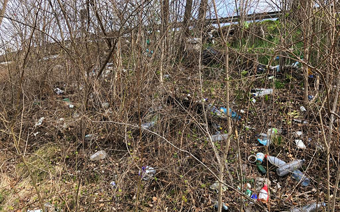 Lotta agli incivili che buttano rifiuti lungo la superstrada, Montecrestese cerca i colpevoli