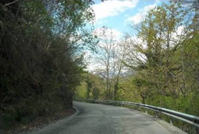 Frana sulla strada, chiusa la provinciale per Bognanco 
