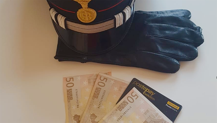 Si spacciavano per carabinieri per vendere telefonini fantasma. Denunciati in sei