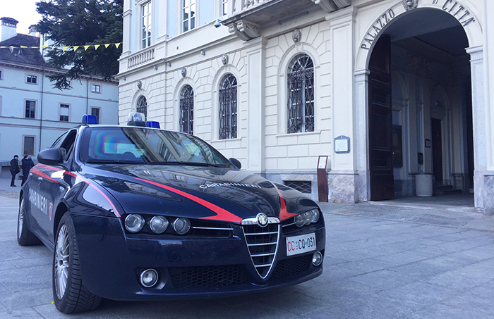 Domo: portano all'incasso in banche locali assegni contraffatti, quattro denunciati