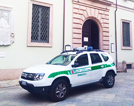 corta polizia municipale sede auto