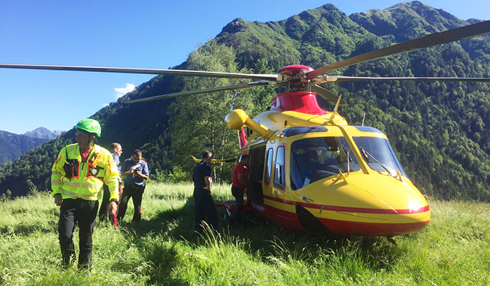 Sventolava la maglia per farsi vedere il 75enne ritrovato da Soccorso e Sagf