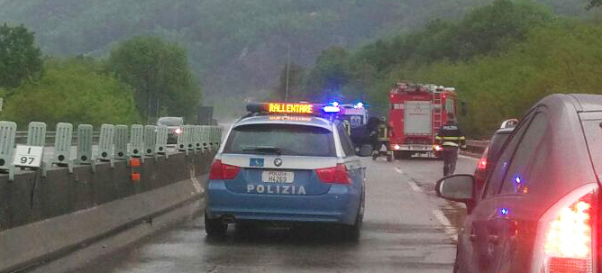 Cinque incidenti e quattro feriti in un giorno, la Polstrada: “Eccesso di velocità la prima causa”
