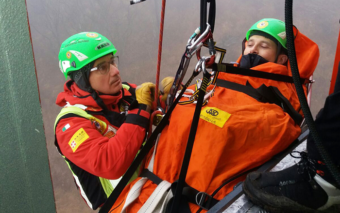 Elisoccorso in azione per un escursionista scivolato sui ghiacci in VIgezzo