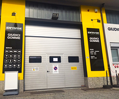 corta giudici negozio