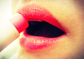 corta rossetto bocca labbra