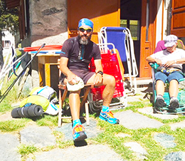 corta runner seduto menotti