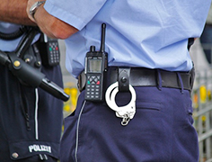 corta polizia manette