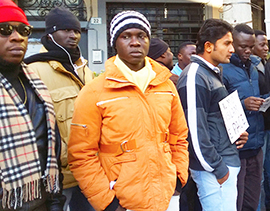 corta profughi immigrati rifugiati