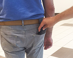 corta borseggiatore ladro furto