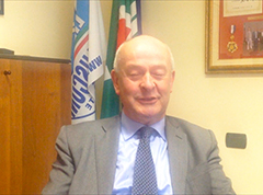 corta zanetta sorriso